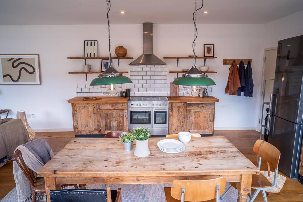 Penthouse At The Old Tea Factory Appartement Londen Buitenkant foto