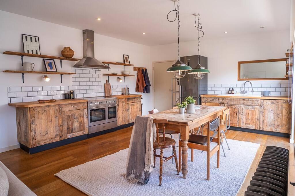 Penthouse At The Old Tea Factory Appartement Londen Buitenkant foto